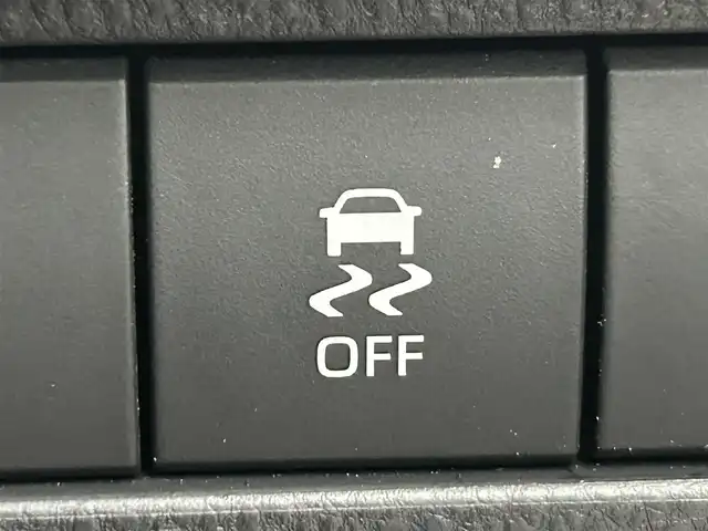 トヨタ ハリアー ハイブリッド Z 岡山県 2020(令2)年 8.4万km ホワイトパールクリスタルシャイン 登録時走行距離83180km/JBLプレミアムサウンド/純正12.3インチナビ/フルセグTV(AM.FM.TV.BT)/全方位カメラ/ETC2.0/ブラインドスポットモニター/デジタルインナーミラー/ヘッドアップディスプレイ/クリアランスソナー/衝突軽減ブレーキ/横滑り防止装置/クルーズコントロール(追従走行あり)/車線逸脱警報（レーンキープアシスト）/オートライト/オートマチックハイビーム/アイドリングストップ/電動リアゲート/19インチ純正AW/純正フロアマット/ハーフレザーシート/D席パワーシート/スマートキー/プッシュスタート/ドアバイザー