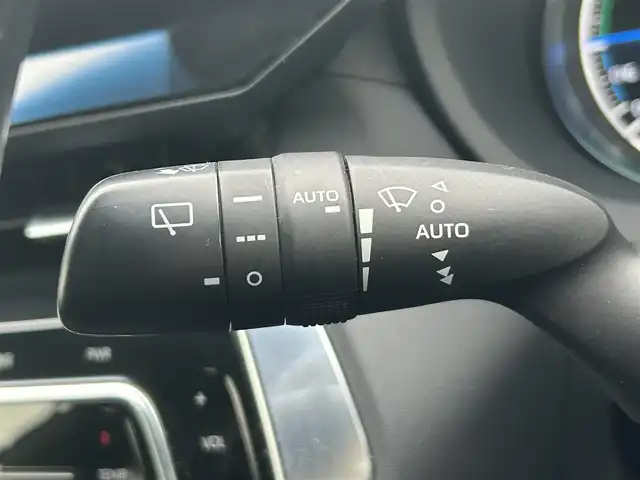 トヨタ ハリアー ハイブリッド Z 岡山県 2020(令2)年 8.4万km ホワイトパールクリスタルシャイン 登録時走行距離83180km/JBLプレミアムサウンド/純正12.3インチナビ/フルセグTV(AM.FM.TV.BT)/全方位カメラ/ETC2.0/ブラインドスポットモニター/デジタルインナーミラー/ヘッドアップディスプレイ/クリアランスソナー/衝突軽減ブレーキ/横滑り防止装置/クルーズコントロール(追従走行あり)/車線逸脱警報（レーンキープアシスト）/オートライト/オートマチックハイビーム/アイドリングストップ/電動リアゲート/19インチ純正AW/純正フロアマット/ハーフレザーシート/D席パワーシート/スマートキー/プッシュスタート/ドアバイザー