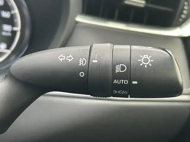 トヨタ ハリアー ハイブリッド Z 岡山県 2020(令2)年 8.4万km ホワイトパールクリスタルシャイン 登録時走行距離83180km/JBLプレミアムサウンド/純正12.3インチナビ/フルセグTV(AM.FM.TV.BT)/全方位カメラ/ETC2.0/ブラインドスポットモニター/デジタルインナーミラー/ヘッドアップディスプレイ/クリアランスソナー/衝突軽減ブレーキ/横滑り防止装置/クルーズコントロール(追従走行あり)/車線逸脱警報（レーンキープアシスト）/オートライト/オートマチックハイビーム/アイドリングストップ/電動リアゲート/19インチ純正AW/純正フロアマット/ハーフレザーシート/D席パワーシート/スマートキー/プッシュスタート/ドアバイザー