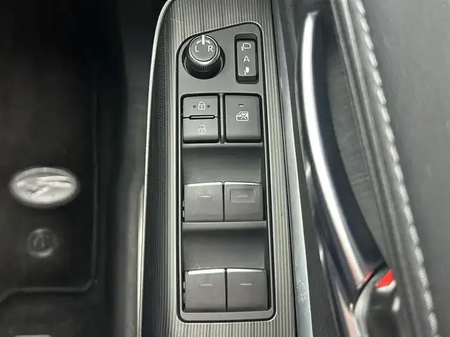 トヨタ ハリアー ハイブリッド Z 岡山県 2020(令2)年 8.4万km ホワイトパールクリスタルシャイン 登録時走行距離83180km/JBLプレミアムサウンド/純正12.3インチナビ/フルセグTV(AM.FM.TV.BT)/全方位カメラ/ETC2.0/ブラインドスポットモニター/デジタルインナーミラー/ヘッドアップディスプレイ/クリアランスソナー/衝突軽減ブレーキ/横滑り防止装置/クルーズコントロール(追従走行あり)/車線逸脱警報（レーンキープアシスト）/オートライト/オートマチックハイビーム/アイドリングストップ/電動リアゲート/19インチ純正AW/純正フロアマット/ハーフレザーシート/D席パワーシート/スマートキー/プッシュスタート/ドアバイザー