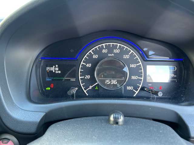 日産 ノート e－パワー X 愛媛県 2016(平28)年 2.1万km プレミアムコロナオレンジ 純正ナビ/Bluetooth/CD/DVD/USB/SD/ETC/ドライブレコーダー前のみ/アラウンドビューモニター/バックカメラ/純正フロアマット/アイドリングストップ/オートLEDヘッドライト/レーンキープアシスト/スマートキー/スペアキー/プッシュスタート/保証書/取扱説明書