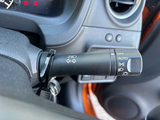 日産 ノート e－パワー X 愛媛県 2016(平28)年 2.1万km プレミアムコロナオレンジ 純正ナビ/Bluetooth/CD/DVD/USB/SD/ETC/ドライブレコーダー前のみ/アラウンドビューモニター/バックカメラ/純正フロアマット/アイドリングストップ/オートLEDヘッドライト/レーンキープアシスト/スマートキー/スペアキー/プッシュスタート/保証書/取扱説明書