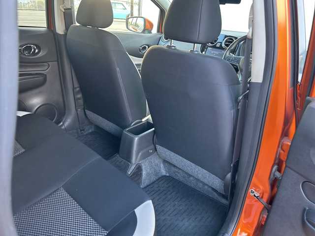 日産 ノート e－パワー X 愛媛県 2016(平28)年 2.1万km プレミアムコロナオレンジ 純正ナビ/Bluetooth/CD/DVD/USB/SD/ETC/ドライブレコーダー前のみ/アラウンドビューモニター/バックカメラ/純正フロアマット/アイドリングストップ/オートLEDヘッドライト/レーンキープアシスト/スマートキー/スペアキー/プッシュスタート/保証書/取扱説明書