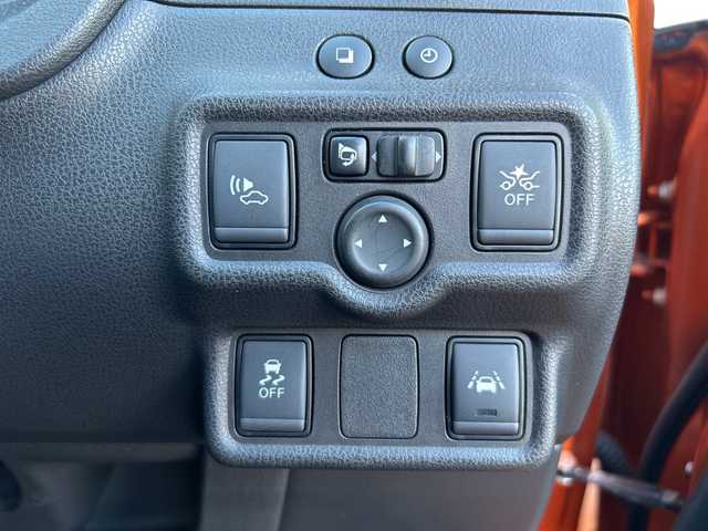 日産 ノート e－パワー X 愛媛県 2016(平28)年 2.1万km プレミアムコロナオレンジ 純正ナビ/Bluetooth/CD/DVD/USB/SD/ETC/ドライブレコーダー前のみ/アラウンドビューモニター/バックカメラ/純正フロアマット/アイドリングストップ/オートLEDヘッドライト/レーンキープアシスト/スマートキー/スペアキー/プッシュスタート/保証書/取扱説明書