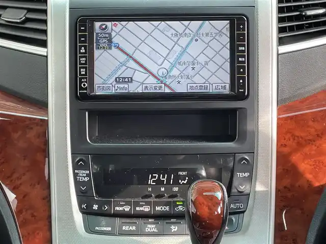 トヨタ ヴェルファイア 2．4Z プラチナセレクション 大阪府 2009(平21)年 7.6万km ブラック 純正ナビ/　FM/AM/フルセグTV/Bluetooth/AUX/CD/DVD/フリップダウンモニター/パワーバックドア/ステアリングスイッチ/革巻きステアリング/バックカメラ/フロントコーナーセンサー/クリアランスソナー/HIDヘッドライト/フォグランプ/純正18インチアルミホイール/プッシュスタート/オートライト/スペアキー/記録簿：H24.26.28.30.R2.4.6年分あり