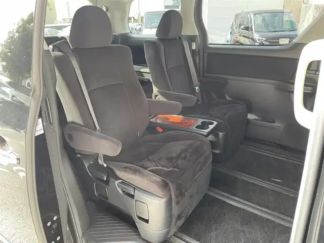 トヨタ ヴェルファイア 2．4Z プラチナセレクション 大阪府 2009(平21)年 7.6万km ブラック 純正ナビ/　FM/AM/フルセグTV/Bluetooth/AUX/CD/DVD/フリップダウンモニター/パワーバックドア/ステアリングスイッチ/革巻きステアリング/バックカメラ/フロントコーナーセンサー/クリアランスソナー/HIDヘッドライト/フォグランプ/純正18インチアルミホイール/プッシュスタート/オートライト/スペアキー/記録簿：H24.26.28.30.R2.4.6年分あり