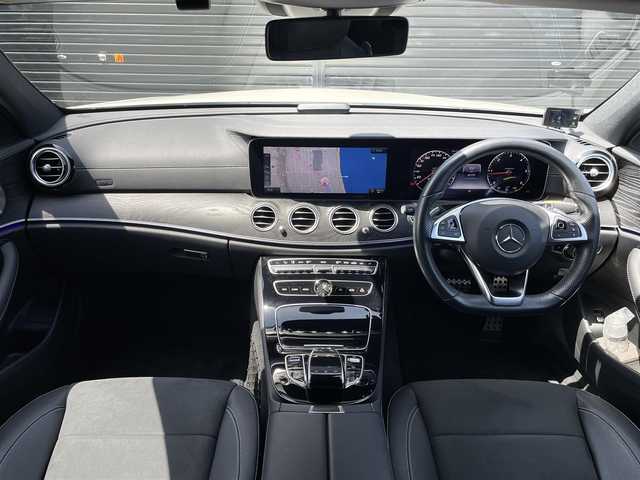 メルセデス・ベンツ Ｅ２２０ｄ SW アバンギャルド スポーツ 三重県 2016(平28)年 4.3万km ダイヤモンドホワイト ＡＣＣ/レーダーセーフティ/純正ナビ/フルセグＴＶ/全方位カメラ/電動リアゲート/シートヒーター/純正１９インチアルミ/アンビエントライト/カープレイ/ルーフレール/ＥＴＣ/社外ドライブレコーダー