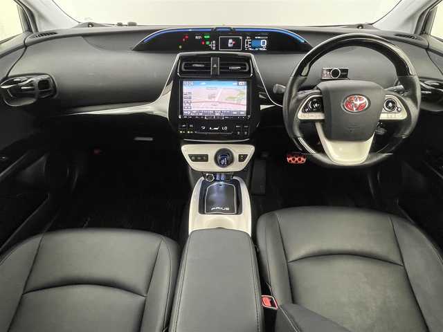 トヨタ プリウス S ツーリングセレクション 福岡県 2016(平28)年 8万km ホワイトパールクリスタルシャイン モデリスタエアロ　/アルパイン９型ナビ（フルセグＴＶ）　/バックカメラ　/ＥＴＣ　/前方ドラレコ　/エコグライダー　/レーダークルコン　/衝突被害軽減ブレーキ　/レーンキープ　/オートマチックハイビーム　/シートヒーター