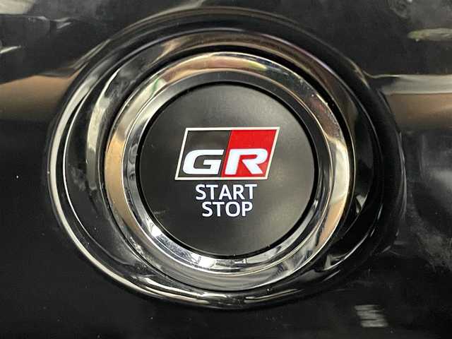 トヨタ プリウス S ツーリングセレクション 福岡県 2016(平28)年 8万km ホワイトパールクリスタルシャイン モデリスタエアロ　/アルパイン９型ナビ（フルセグＴＶ）　/バックカメラ　/ＥＴＣ　/前方ドラレコ　/エコグライダー　/レーダークルコン　/衝突被害軽減ブレーキ　/レーンキープ　/オートマチックハイビーム　/シートヒーター