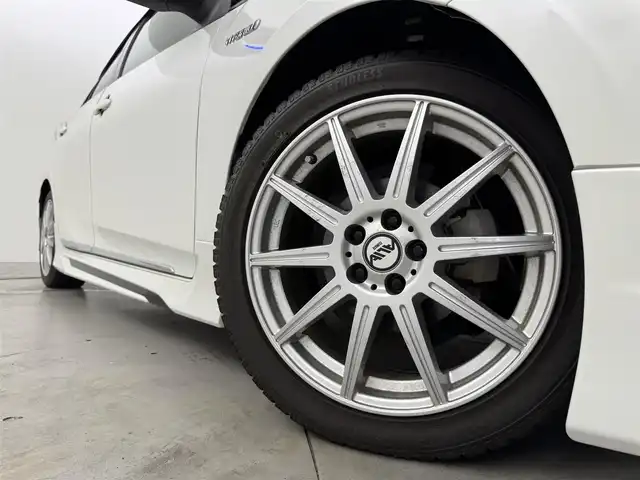 トヨタ プリウス S ツーリングセレクション 福岡県 2016(平28)年 8万km ホワイトパールクリスタルシャイン モデリスタエアロ　/アルパイン９型ナビ（フルセグＴＶ）　/バックカメラ　/ＥＴＣ　/前方ドラレコ　/エコグライダー　/レーダークルコン　/衝突被害軽減ブレーキ　/レーンキープ　/オートマチックハイビーム　/シートヒーター