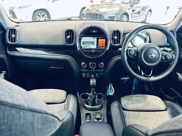 ＭＩＮＩ ミニ クロスオーバー クーパー D コーンウォールED 大阪府 2020(令2)年 5.5万km ライトホワイト ワンオーナー/ペッパーP/インテリジェントセーフティ/純正ナビ/バックカメラ/電動リアゲート/ハーフレザー/純正18インチAW/LEDヘッドライト/ACC/ETC/ドラレコ