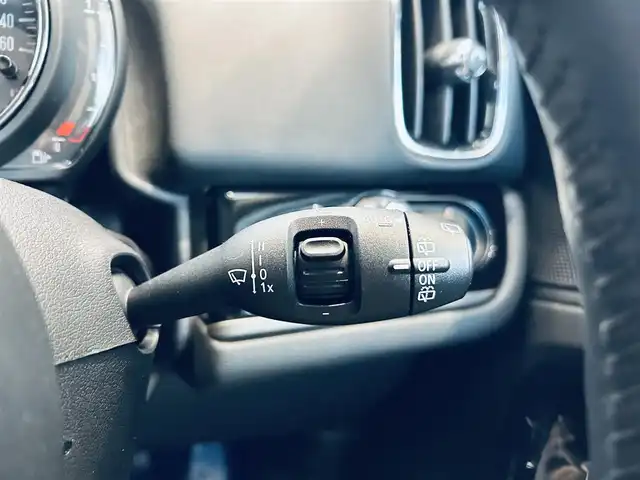ＭＩＮＩ ミニ クロスオーバー クーパー D コーンウォールED 大阪府 2020(令2)年 5.5万km ライトホワイト ワンオーナー/ペッパーP/インテリジェントセーフティ/純正ナビ/バックカメラ/電動リアゲート/ハーフレザー/純正18インチAW/LEDヘッドライト/ACC/ETC/ドラレコ
