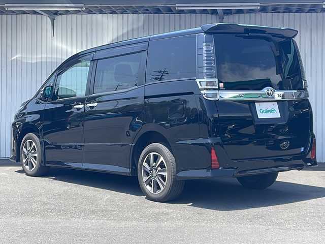 トヨタ ヴォクシー ZS 煌Ⅲ 長野県 2020(令2)年 5.7万km ブラック ４WD/Toyota Safety Sense P/カロッツェリアナビフルセグTV/バックカメラ/ビルトインETC/両側パワースライドドア/ハーフレザーシート/前後コーナーセンサー/純正１６インチアルミ/スマートキー