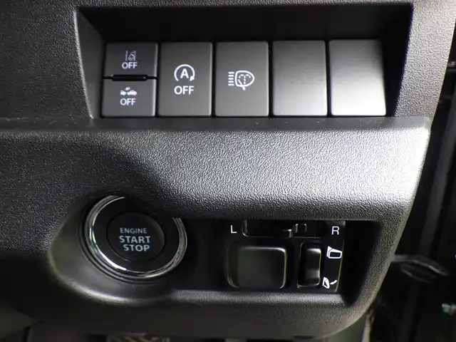 スズキ ジムニー XC 千葉県 2024(令6)年 1.5万km ジャングルグリーン スズキセーフティサポート/社外メモリーナビ/地デジTV/【DVD/CD再生機能　Bluetooth接続】/バックカメラ/ドライブレコーダー（HDR301）/革巻きステアリング/ステアリングスイッチ/前席シートヒーター/ETC/LEDヘッドライト/フォグライト/ウインカーミラー/純正16インチアルミホイル/携帯リモコン