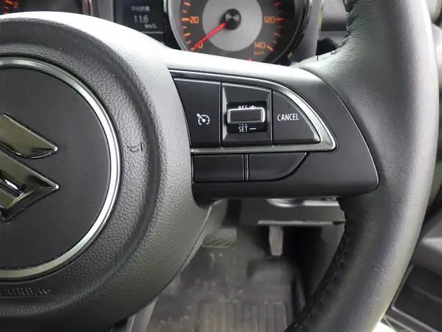 スズキ ジムニー XC 千葉県 2024(令6)年 1.5万km ジャングルグリーン スズキセーフティサポート/社外メモリーナビ/地デジTV/【DVD/CD再生機能　Bluetooth接続】/バックカメラ/ドライブレコーダー（HDR301）/革巻きステアリング/ステアリングスイッチ/前席シートヒーター/ETC/LEDヘッドライト/フォグライト/ウインカーミラー/純正16インチアルミホイル/携帯リモコン