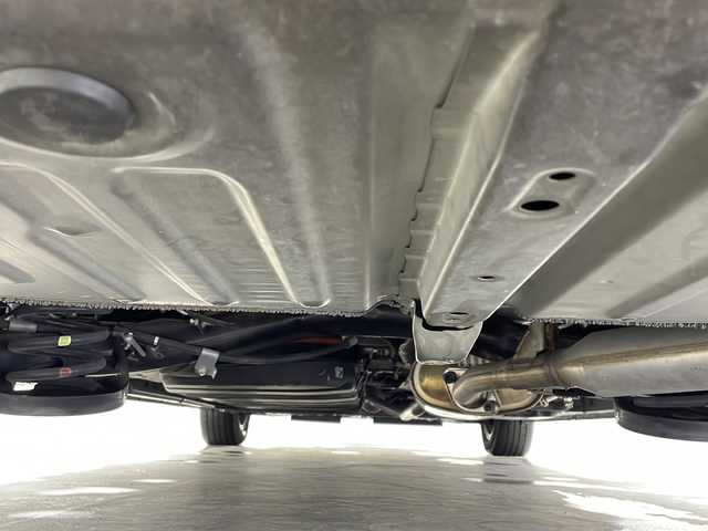トヨタ エスクァイア ハイブリッド Gi プレミアムパッケージ ブラックテーラード 千葉県 2021(令3)年 5.9万km ブラック 禁煙車　/衝突軽減システム　/純正ナビ　/ＡＭ　ＦＭ　ＣＤ　ＤＶＤ　ＢＴ　フルセグ　/後席モニター　/レーンキープアシスト　/コーナーセンサー　/両側パワースライドドア　/先行車発進お知らせ　/ＬＥＤヘッドライト/クルーズコントロール/フォグランプ/シートヒーター/ハンドルヒーター/バックカメラ/ハーフレザーシート/電格ミラー/純正アルミホイール/純正フロアマット/プッシュスタート/スマートキー