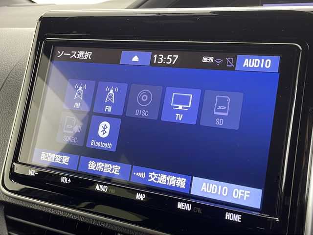 トヨタ エスクァイア ハイブリッド Gi プレミアムパッケージ ブラックテーラード 千葉県 2021(令3)年 5.9万km ブラック 禁煙車　/衝突軽減システム　/純正ナビ　/ＡＭ　ＦＭ　ＣＤ　ＤＶＤ　ＢＴ　フルセグ　/後席モニター　/レーンキープアシスト　/コーナーセンサー　/両側パワースライドドア　/先行車発進お知らせ　/ＬＥＤヘッドライト/クルーズコントロール/フォグランプ/シートヒーター/ハンドルヒーター/バックカメラ/ハーフレザーシート/電格ミラー/純正アルミホイール/純正フロアマット/プッシュスタート/スマートキー