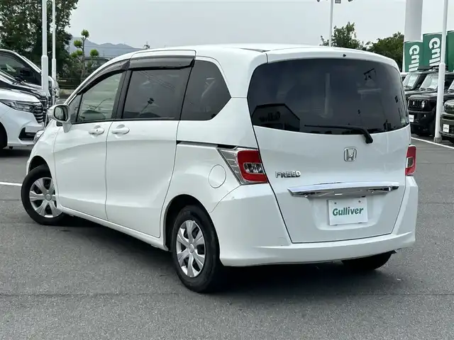 ホンダ フリード G プレミアムエディション 奈良県 2016(平28)年 1.5万km ホワイトオーキッドパール 純正ナビ/(AM/FN/CD/DVD/BT/iPod/USB/VTR/フルセグTV)/フリップダウンモニター/両側パワースライドドア/ハーフレザーシート/バックカメラ/クルーズコントロール/ビルトインETC/オートライト/横滑り防止装置/電格ウインカーミラー/フロアマット