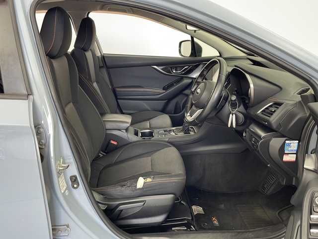 スバル インプレッサ ＸＶ 2．0i－L アイサイト 秋田県 2018(平30)年 6.6万km クールグレーカーキ 4WD/純正ナビ/(フルセグTV/Bluetooth/DVD/CD/FM/AM/AUX)/バックカメラ/レーダークルーズコントロール/レーンキープアシスト/横滑防止機能/衝突被害軽減システム/アイドリングストップ/プッシュスタート/スマートキー/スペアキー/オートライト/LEDヘッドライト/フォグランプ/革巻ステアリング/ステアリングリモコン/パドルシフト/電動パーキングブレーキ/電動格納ミラー/ブラインドスポットミラー(BSM)/純正アルミホイール/純正フロアマット