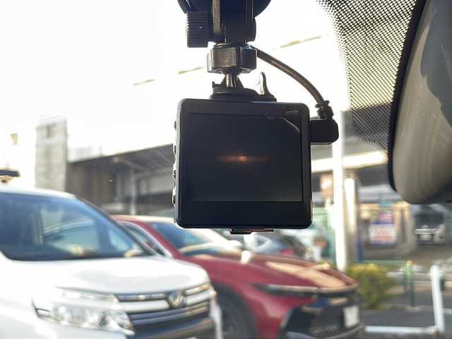 マツダ アクセラ ハイブリッド S Lパッケージ 東京都 2015(平27)年 3.3万km スノーフレイクホワイトパールマイカ フルセグテレビ/クルーズコントロール/プッシュスタート/ETC/ウィンカーミラー/シートヒータ‐