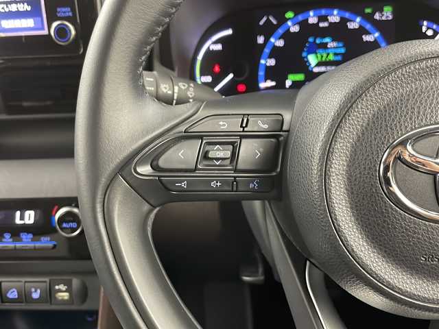 トヨタ ヤリスクロス ハイブリッド Z 道央・札幌 2020(令2)年 2.2万km ホワイトパールクリスタルシャイン ・４ＷＤ/・セーフティセンス/・アクティブクルーズコントロール/・パワーバックドア/・純正メモリナビ/・Bluetooth・USB・Miracast/・フルセグTV/・パノラマビューモニター/・前席シートヒーター/・前後ドライブレコーダー/・ウィンカーミラー/・コーナーセンサー/・LEDヘッドライト/・オートライト/・オートマチックハイビーム/・ビルトインETC2.0/・ドライブモードセレクト（EV・スノー・トレイル）/・ステアリングスイッチ/・スマートキー/・ドアバイザー
