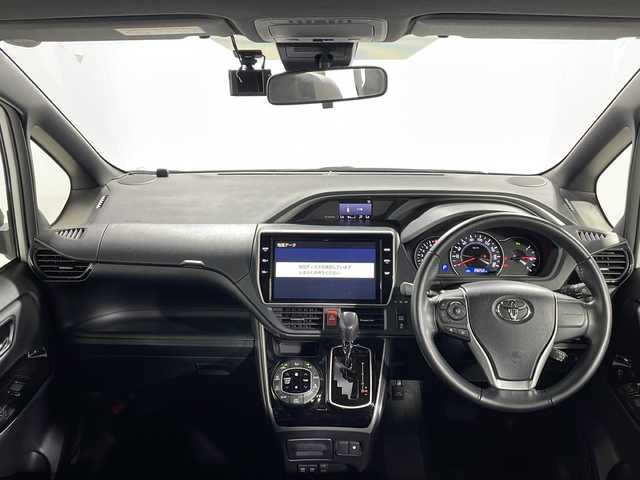 トヨタ ヴォクシー ZS 煌Ⅲ 広島県 2021(令3)年 2.9万km ホワイトパールクリスタルシャイン 純正10型ナビ/純正フリップダウンモニター/両側パワースライドドア/バックカメラ/クリアランスソナー/セーフティセンス/・プリクラッシュセーフティ/・レーンディパーチャーアラート/・オートマチックハイビーム/クルーズコントロール/LEDヘッドランプ/純正16インチAW/ETC2.0/ドライブレコーダー