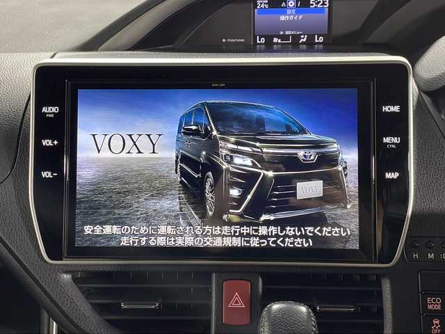 トヨタ ヴォクシー ZS 煌Ⅲ 広島県 2021(令3)年 2.9万km ホワイトパールクリスタルシャイン 純正10型ナビ/純正フリップダウンモニター/両側パワースライドドア/バックカメラ/クリアランスソナー/セーフティセンス/・プリクラッシュセーフティ/・レーンディパーチャーアラート/・オートマチックハイビーム/クルーズコントロール/LEDヘッドランプ/純正16インチAW/ETC2.0/ドライブレコーダー