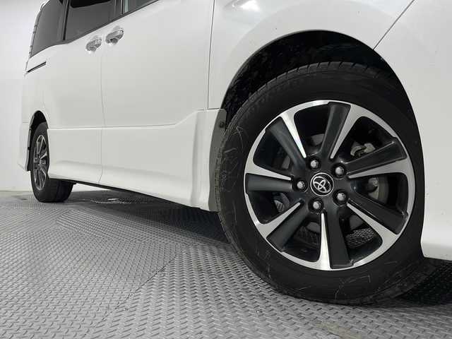 トヨタ ヴォクシー ZS 煌Ⅲ 広島県 2021(令3)年 2.9万km ホワイトパールクリスタルシャイン 純正10型ナビ/純正フリップダウンモニター/両側パワースライドドア/バックカメラ/クリアランスソナー/セーフティセンス/・プリクラッシュセーフティ/・レーンディパーチャーアラート/・オートマチックハイビーム/クルーズコントロール/LEDヘッドランプ/純正16インチAW/ETC2.0/ドライブレコーダー