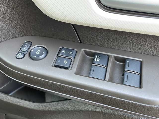 ホンダ Ｎ ＢＯＸ G 道東・釧路十勝 2021(令3)年 2.6万km プラチナホワイトパール 4WD/ホンダセンシング/ナビ　/　(AM/FM/CD/DVD/BT)/ETC/両側パワースライドドア/シートヒーター/社外フロアマット/クルーズコントロール/コーナーセンサー/オートライト/ライトレベライザー/盗難防止装置/ABS/横滑り防止装置/保証書/取扱説明書/記録簿