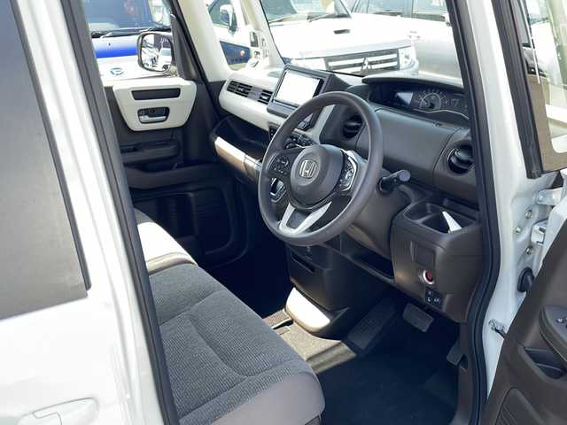 ホンダ Ｎ ＢＯＸ G 道東・釧路十勝 2021(令3)年 2.6万km プラチナホワイトパール 4WD/ホンダセンシング/ナビ　/　(AM/FM/CD/DVD/BT)/ETC/両側パワースライドドア/シートヒーター/社外フロアマット/クルーズコントロール/コーナーセンサー/オートライト/ライトレベライザー/盗難防止装置/ABS/横滑り防止装置/保証書/取扱説明書/記録簿