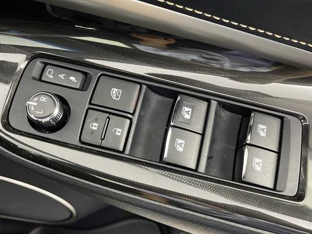トヨタ ハリアー プログレス 千葉県 2018(平30)年 2.9万km ブラック 禁煙車/JBLプレミアムサウンド/メーカー９インチオプションナビ/　CD/DVD/BT/フルセグTV/トヨタセーフティセンスP/　・レーダークルーズコントロール/　・プリクラッシュセーフティ/　・オートマチックハイビーム /　・レーンディパーチャーアラート（LDA）/パノラミックビューモニター/コーナーセンサー /ビルトインETC2.0/パワーバックドア/電動パーキング/運転席パワーシート/純正フロアマット/LEDヘッドライト/純正18インチアルミホイール