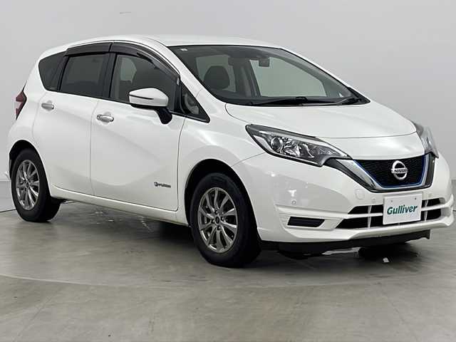日産 ノート e－パワー X FOUR 道央・札幌 2019(令1)年 7.4万km ホワイト ・４WD/・純正SDナビTV・BT・CD/・バックモニター/・エマージェンシーブレーキ/・レーンキープアシスト/・車線逸脱警報/・バックソナー/・２WD／４WD切替可/・横滑防止装置/・電動格納ドアミラー/・ドアミラーウィンカー＆ヒーター