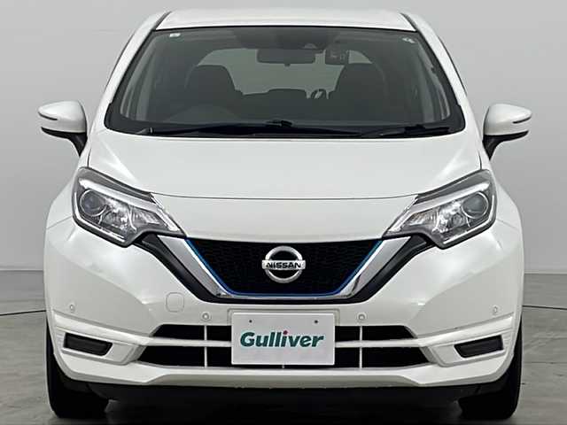 日産 ノート e－パワー X FOUR 道央・札幌 2019(令1)年 7.4万km ホワイト ・４WD/・純正SDナビTV・BT・CD/・バックモニター/・エマージェンシーブレーキ/・レーンキープアシスト/・車線逸脱警報/・バックソナー/・２WD／４WD切替可/・横滑防止装置/・電動格納ドアミラー/・ドアミラーウィンカー＆ヒーター