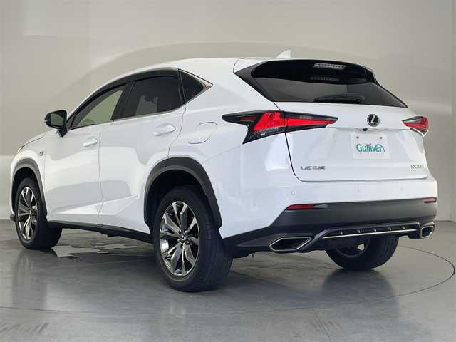 レクサス ＮＸ 300 Fスポーツ 愛知県 2019(平31)年 4.2万km ホワイトノーヴァガラスフレーク 純１０型ナビ　フルセグＴＶ　Ｂｌｕｅｔｏｏｔｈ　ムーンルーフ　バックカメラ　赤革　シートエアコン　ハンズフリーパワーバックドア　ワイヤレス充電　ドラレコ　レーダークルコン　ＬＥＤヘッドライト　禁煙車
