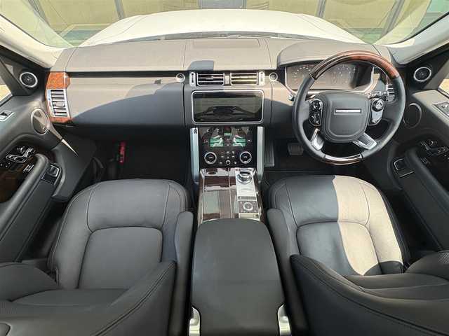 ランドローバー レンジローバー ヴォーグ 石川県 2019(令1)年 1.8万km 白 4WD/純正メモリナビ（Bluetooth）/フルセグテレビ/黒レザーシート/全席パワーシート/全席シートヒーター/エアシート/バックカメラ/パワーバックドア/アイドリングストップ/パーキングアシスト/ガラスルーフ/LEDヘッドライト/オートライト/AppleCarPlay/ビルトインETC/衝突軽減ブレーキ/USB