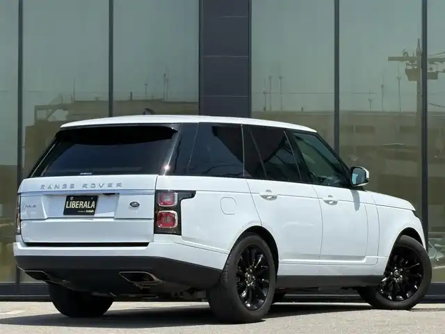 ランドローバー レンジローバー ヴォーグ 石川県 2019(令1)年 1.8万km 白 4WD/純正メモリナビ（Bluetooth）/フルセグテレビ/黒レザーシート/全席パワーシート/全席シートヒーター/エアシート/バックカメラ/パワーバックドア/アイドリングストップ/パーキングアシスト/ガラスルーフ/LEDヘッドライト/オートライト/AppleCarPlay/ビルトインETC/衝突軽減ブレーキ/USB