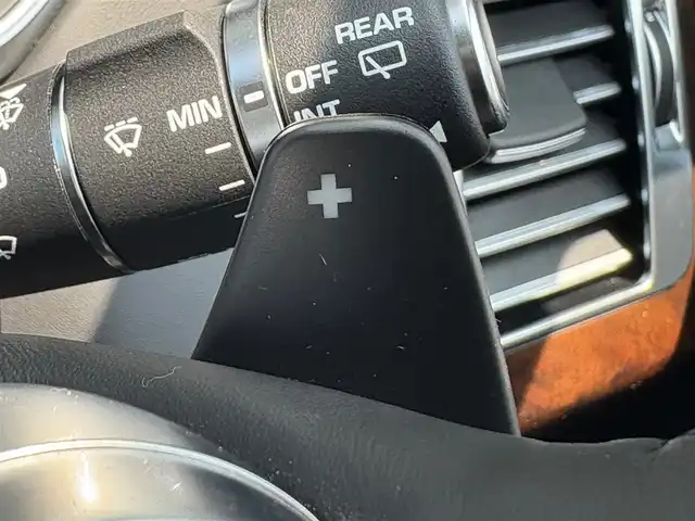 ランドローバー レンジローバー ヴォーグ 石川県 2019(令1)年 1.8万km 白 4WD/純正メモリナビ（Bluetooth）/フルセグテレビ/黒レザーシート/全席パワーシート/全席シートヒーター/エアシート/バックカメラ/パワーバックドア/アイドリングストップ/パーキングアシスト/ガラスルーフ/LEDヘッドライト/オートライト/AppleCarPlay/ビルトインETC/衝突軽減ブレーキ/USB