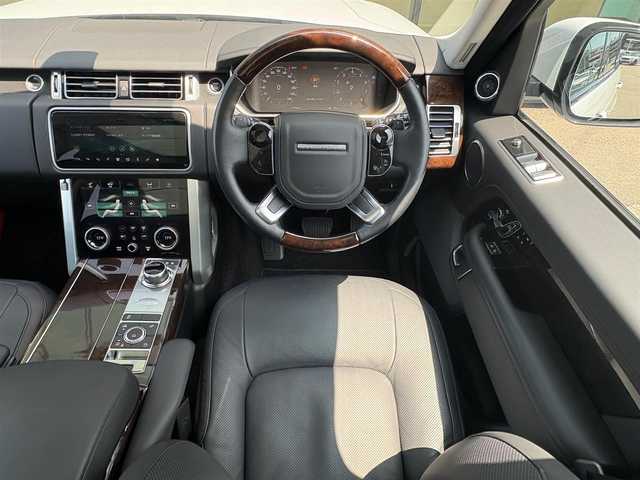 ランドローバー レンジローバー ヴォーグ 石川県 2019(令1)年 1.8万km 白 4WD/純正メモリナビ（Bluetooth）/フルセグテレビ/黒レザーシート/全席パワーシート/全席シートヒーター/エアシート/バックカメラ/パワーバックドア/アイドリングストップ/パーキングアシスト/ガラスルーフ/LEDヘッドライト/オートライト/AppleCarPlay/ビルトインETC/衝突軽減ブレーキ/USB