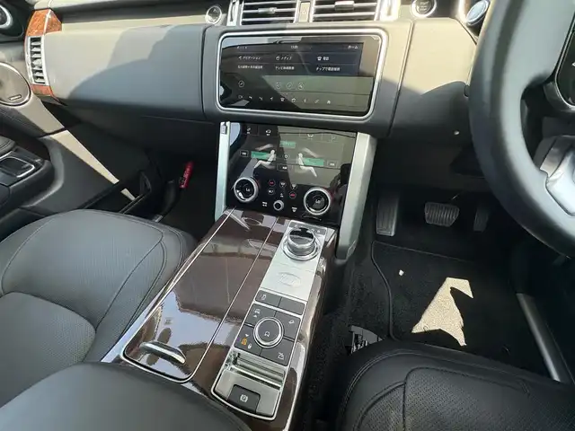 ランドローバー レンジローバー ヴォーグ 石川県 2019(令1)年 1.8万km 白 4WD/純正メモリナビ（Bluetooth）/フルセグテレビ/黒レザーシート/全席パワーシート/全席シートヒーター/エアシート/バックカメラ/パワーバックドア/アイドリングストップ/パーキングアシスト/ガラスルーフ/LEDヘッドライト/オートライト/AppleCarPlay/ビルトインETC/衝突軽減ブレーキ/USB