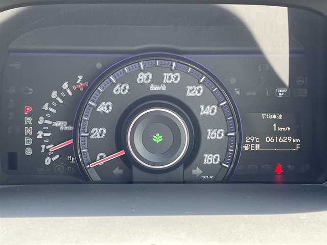 ホンダ ステップワゴン スパーダ Z 大阪府 2015(平27)年 6.2万km ホワイトオーキッドパール ワンオーナー/純正９インチインターナビ(VXM-155VFNi)/BT/CD/DVD/USB/SD/TV/バックカメラ/ドライブレコーダー/両側パワースライドドア/クルーズコントロール/パドルシフト/オートライト/アクティブコーナリングライト/フロントフォグ/純正フロアマット/純正16インチAW/電格ミラー/ドアバイザー/スペアキー/ETC