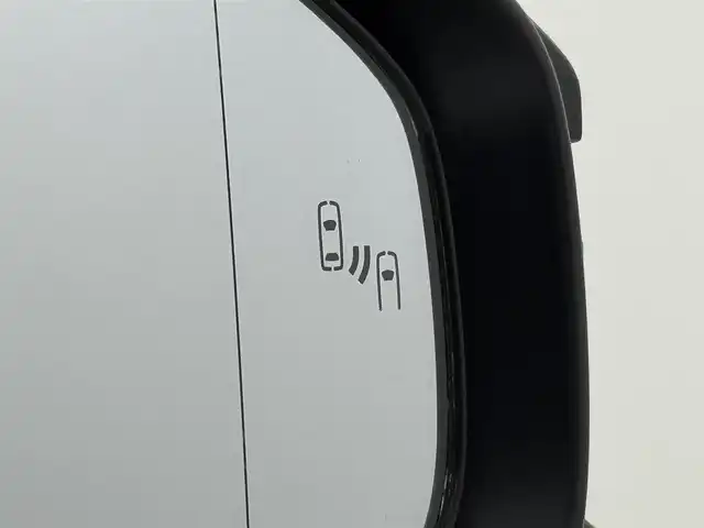 トヨタ プリウス Z 福岡県 2023(令5)年 3.1万km プラチナホワイトパールマイカ モデリスタエアロ　/純正１２．３型ＤＡナビ　/全方位カメラ　/ビルトインＥＴＣ２．０　/コーナーセンサー　/トヨタセーフティセンス　/衝突軽減ブレーキ/レーンキープ/ブラインドスポットモニター/ＰＫＳＢ　/パーキングアシスト　/シートベンチレーション／ヒーター/ステアリングヒーター/パワーバックドア　/ＬＥＤヘッドライト