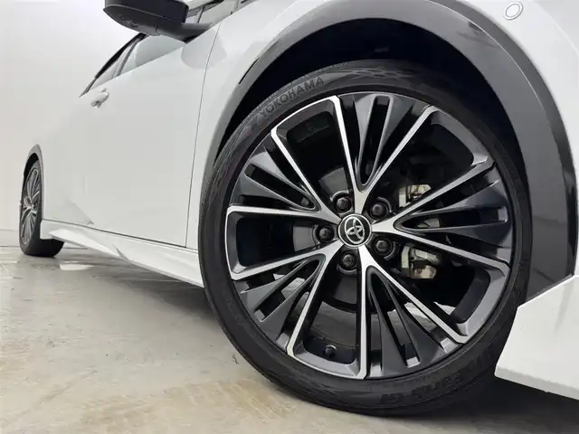 トヨタ プリウス Z 福岡県 2023(令5)年 3.1万km プラチナホワイトパールマイカ モデリスタエアロ　/純正１２．３型ＤＡナビ　/全方位カメラ　/ビルトインＥＴＣ２．０　/コーナーセンサー　/トヨタセーフティセンス　/衝突軽減ブレーキ/レーンキープ/ブラインドスポットモニター/ＰＫＳＢ　/パーキングアシスト　/シートベンチレーション／ヒーター/ステアリングヒーター/パワーバックドア　/ＬＥＤヘッドライト