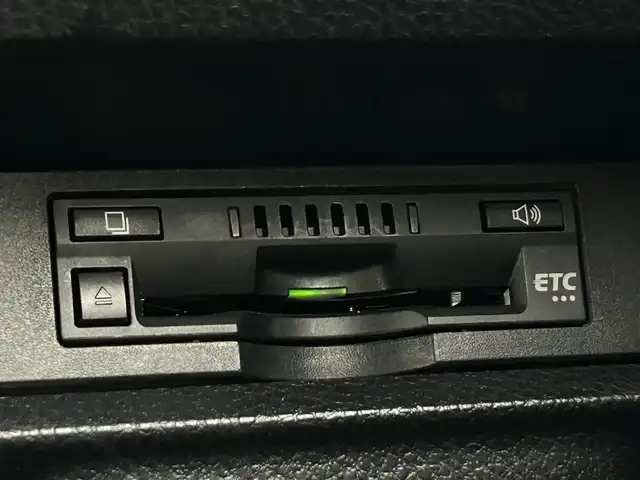 トヨタ ヴォクシー ZS 煌 福岡県 2018(平30)年 5.3万km ホワイトパールクリスタルシャイン 純正9型SDナビ（フルセグTV/CD/DVD/BT）バックモニタートヨタセーフティセンスクルコン両側パワスラドラレコETCUSBポート純正LEDヘッドライト純正19インチアルミホイール純正フロアマットプッシュスタートスマートキー