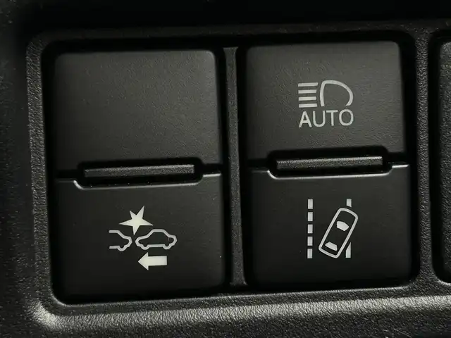 トヨタ ヴォクシー ZS 煌 福岡県 2018(平30)年 5.3万km ホワイトパールクリスタルシャイン 純正9型SDナビ（フルセグTV/CD/DVD/BT）バックモニタートヨタセーフティセンスクルコン両側パワスラドラレコETCUSBポート純正LEDヘッドライト純正19インチアルミホイール純正フロアマットプッシュスタートスマートキー