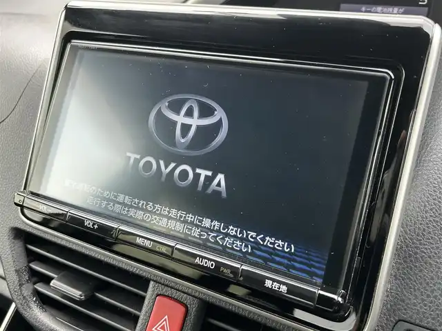 トヨタ ヴォクシー ZS 煌 福岡県 2018(平30)年 5.3万km ホワイトパールクリスタルシャイン 純正9型SDナビ（フルセグTV/CD/DVD/BT）バックモニタートヨタセーフティセンスクルコン両側パワスラドラレコETCUSBポート純正LEDヘッドライト純正19インチアルミホイール純正フロアマットプッシュスタートスマートキー