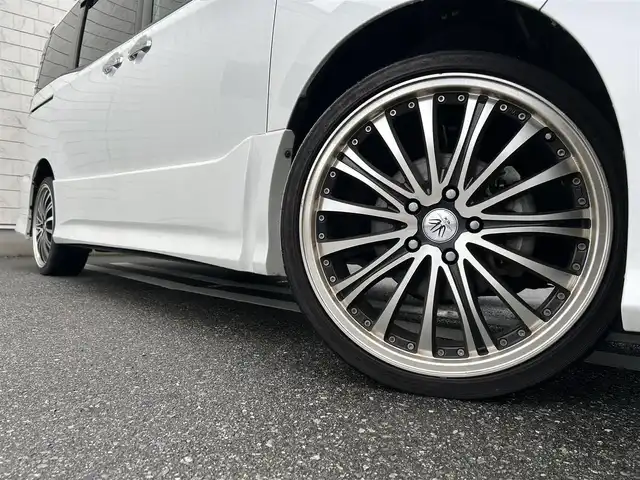トヨタ ヴォクシー ZS 煌 福岡県 2018(平30)年 5.3万km ホワイトパールクリスタルシャイン 純正9型SDナビ（フルセグTV/CD/DVD/BT）バックモニタートヨタセーフティセンスクルコン両側パワスラドラレコETCUSBポート純正LEDヘッドライト純正19インチアルミホイール純正フロアマットプッシュスタートスマートキー