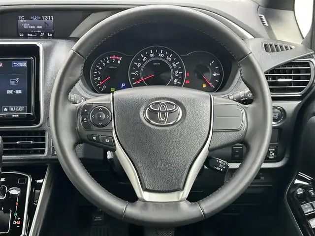 トヨタ ヴォクシー ZS 煌 福岡県 2018(平30)年 5.3万km ホワイトパールクリスタルシャイン 純正9型SDナビ（フルセグTV/CD/DVD/BT）バックモニタートヨタセーフティセンスクルコン両側パワスラドラレコETCUSBポート純正LEDヘッドライト純正19インチアルミホイール純正フロアマットプッシュスタートスマートキー