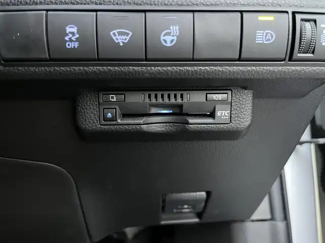 トヨタ カローラ スポーツ G Z 高知県 2022(令4)年 0.8万km プラチナホワイトパールマイカ 純正ナビ/　Bluetooth/Miracast/TRDエアロ/ビルトインETC/LEDヘッドライト/ドライブレコーダー/バックカメラ/トヨタセーフティーセンス/シートヒーター/オートライト/GPSレーダー探知機/ステアリングヒーター/純正18インチアルミホイール/純正フロアマット/本革巻きステアリング/クルーズコントロール/盗難防止装置