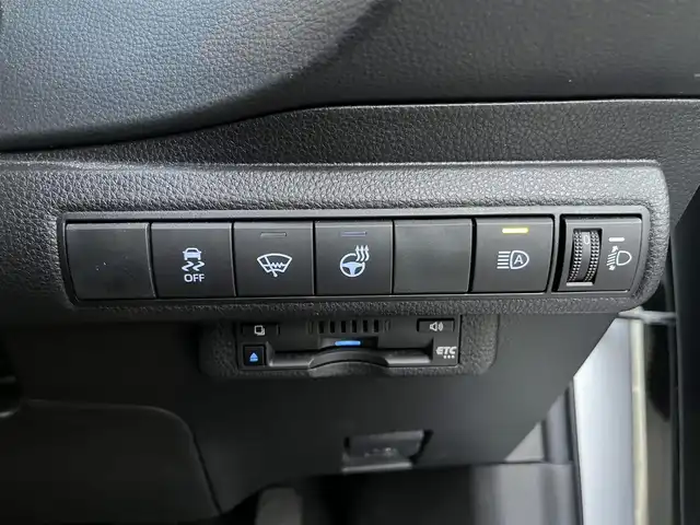 トヨタ カローラ スポーツ G Z 高知県 2022(令4)年 0.8万km プラチナホワイトパールマイカ 純正ナビ/　Bluetooth/Miracast/TRDエアロ/ビルトインETC/LEDヘッドライト/ドライブレコーダー/バックカメラ/トヨタセーフティーセンス/シートヒーター/オートライト/GPSレーダー探知機/ステアリングヒーター/純正18インチアルミホイール/純正フロアマット/本革巻きステアリング/クルーズコントロール/盗難防止装置