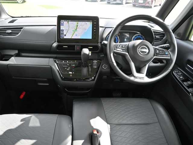 日産 ルークス HWS Gターボ アーバンクロム プロパイロットED 千葉県 2023(令5)年 1.3万km 黒／シルバー エマージェンシーブレーキ/プロパイロット/インテリジェントクルーズコントロール/インテリジェントルームミラー/ハンズフリー両側パワースライドドア/純正SDナビ/地デジTV/【Bluetooth接続】/アラウンドビューモニター/ドライブレコーダー/革巻きステアリング/ステアリングスイッチ/ETC/LEDヘッドライト/フォグライト/ウインカーミラー/コーナーセンサー/純正15インチアルミホイル/サイド/カーテン/ニーエアバッグ/インテリジェントキー